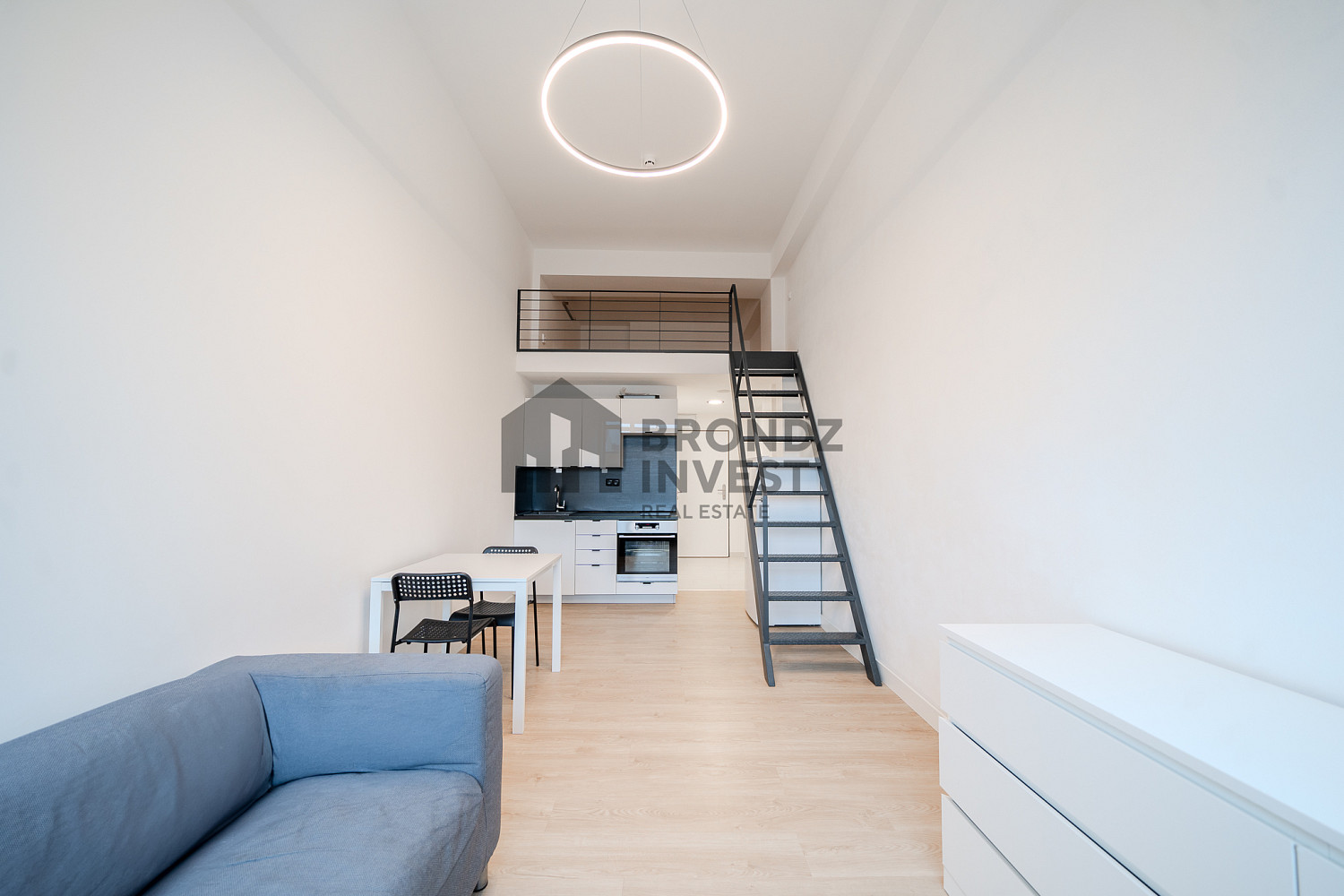 Pronájem bytu 1+kk 32 m²