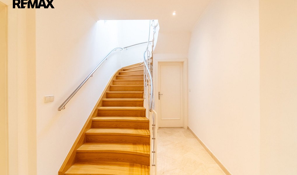 Prodej domu 507 m² s pozemkem 946 m², Praha – náhled fotky 22