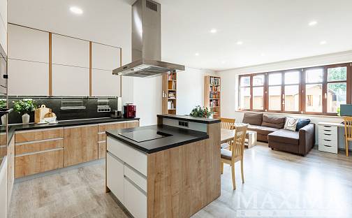 Prodej domu 294 m² s pozemkem 414 m², Boženy Němcové, Úvaly, okres Praha-východ