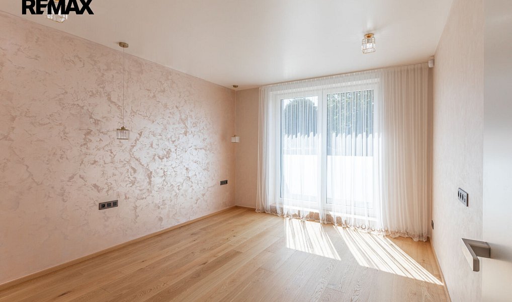 Prodej domu 244 m² s pozemkem 810 m², Praha – náhled fotky 17