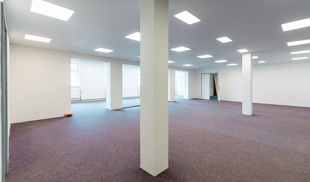Prodej výrobních prostor 11 439 m², Ostrov – náhled fotky 5