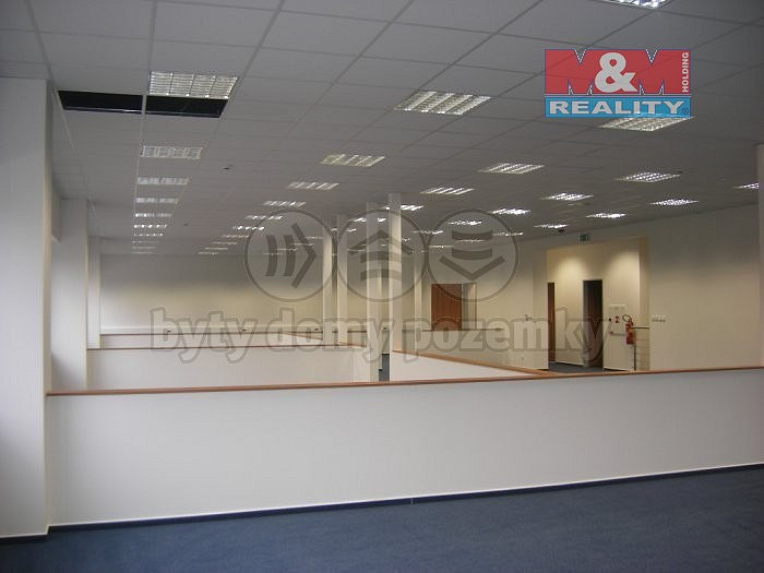 Pronájem kanceláře 404 m² – fotografie 2