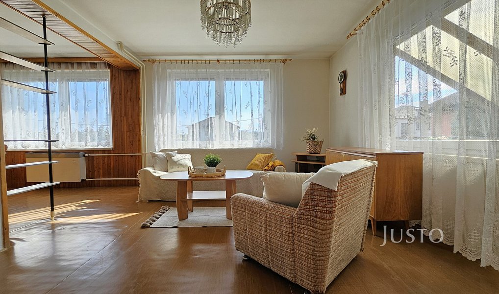 Prodej domu 296 m² s pozemkem 853 m², Strakonice – náhled fotky 4