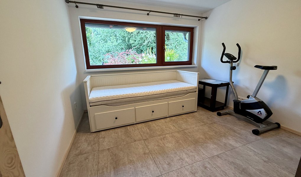 Prodej domu 168 m² s pozemkem 610 m², Měchenice – náhled fotky 33