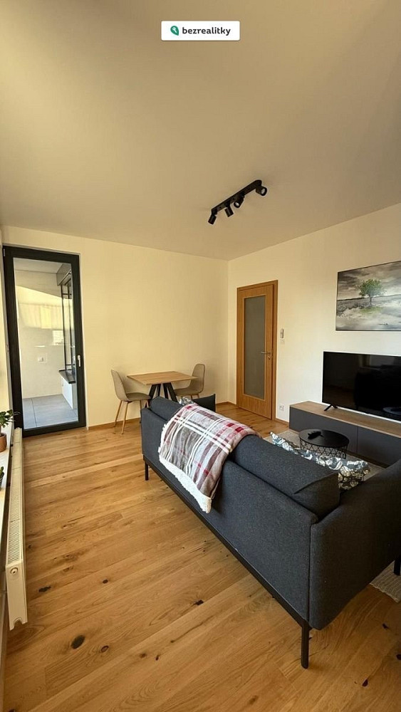 Prodej bytu 2+kk 43 m² — photo 2