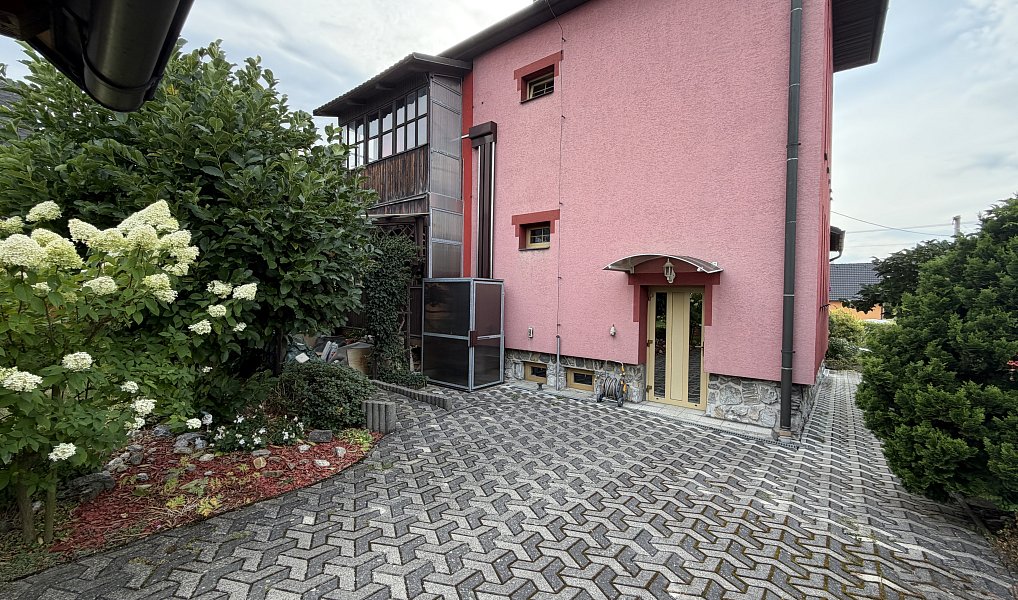Prodej domu 250 m² s pozemkem 1 245 m², Spálov – náhled fotky 2