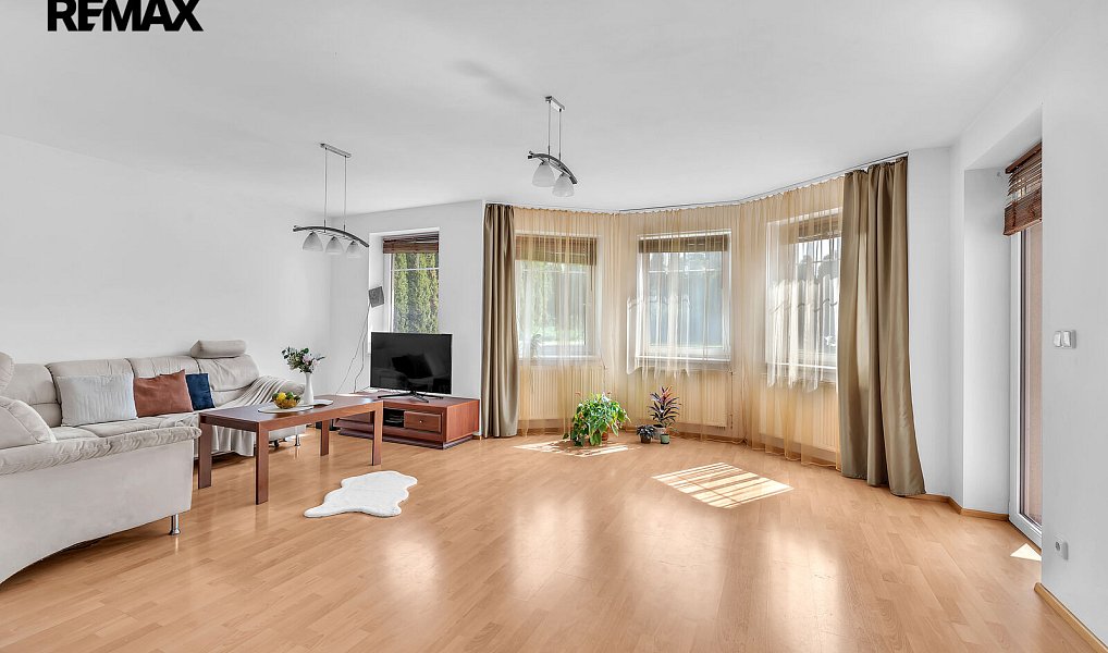 Prodej domu 224 m² s pozemkem 939 m², Zdiby – náhled fotky 3