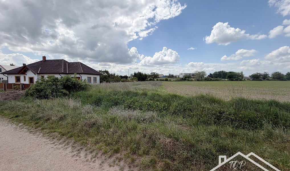 Prodej pole 1 261 m², Chotusice – náhled fotky 3