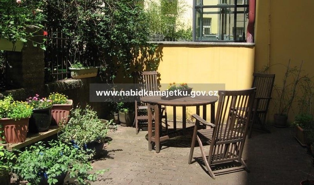 Prodej domu 1 440 m² s pozemkem 511 m², Praha – náhled fotky 3