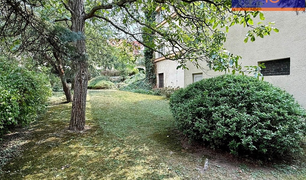 Prodej domu 528 m² s pozemkem 985 m², Praha – náhled fotky 8