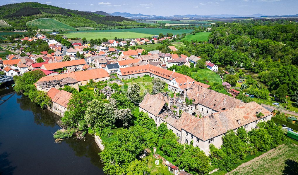 Prodej komerčního objektu (jiného typu) 5 100 m², Vršovice – náhled fotky 2