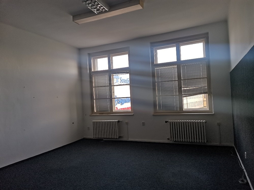 Pronájem kanceláře 28 m² – fotografie 3