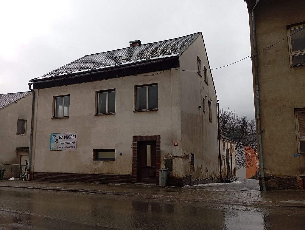 Dražba domu 165 m² s pozemkem 1 009 m²