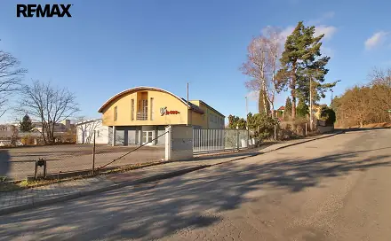Prodej výrobních prostor 2 700 m², Nádražní, Zliv, okres České Budějovice