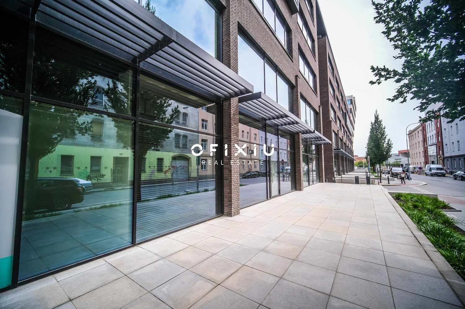 Pronájem obchodní jednotky v business centru Vlněna o ploše 150 m² – pohled 3