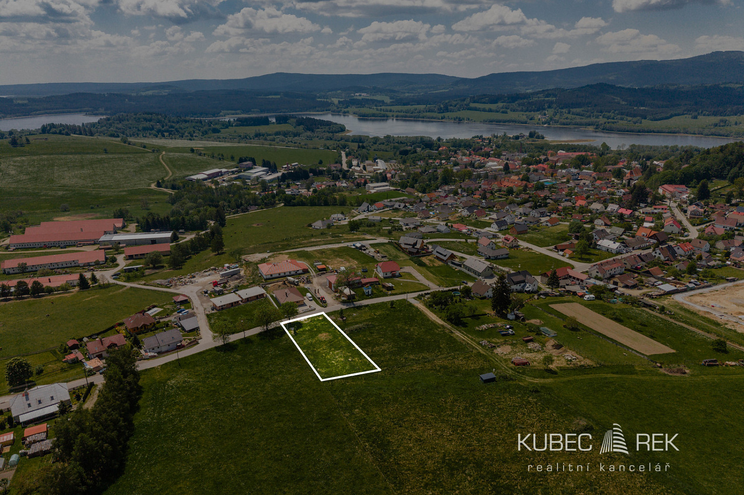 Prodej stavebního pozemku 1 559 m²