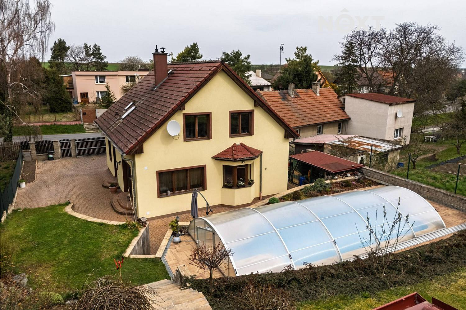 Prodej domu 179 m² s pozemkem 809 m² – fotografie 2