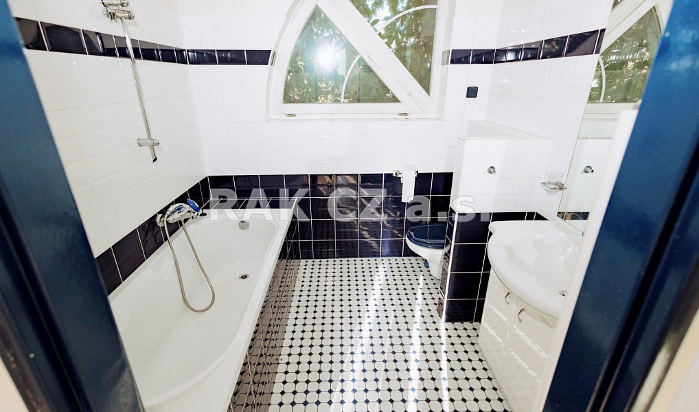 Prodej domu 577 m² s pozemkem 676 m², Praha – náhled fotky 15