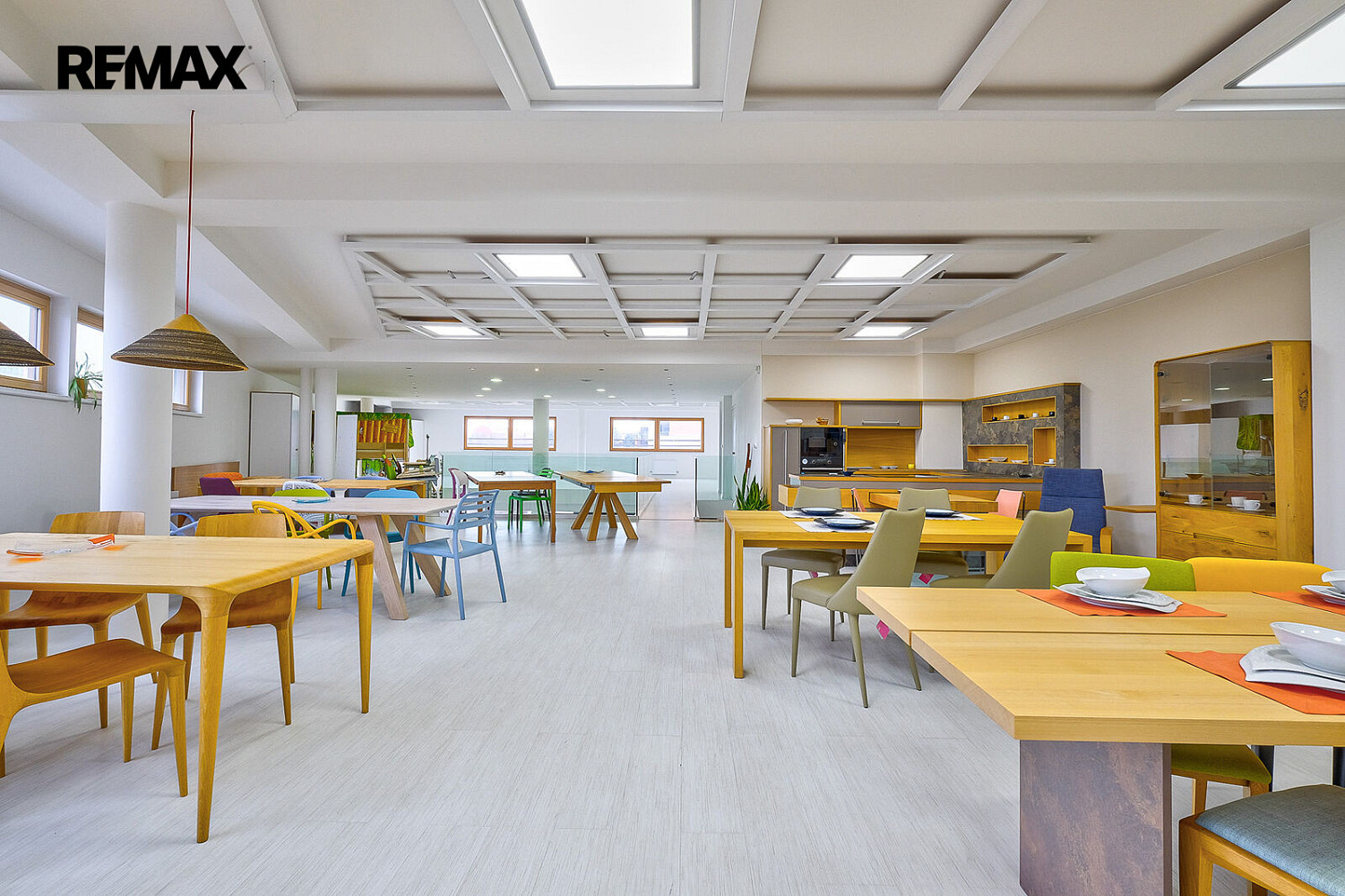 Pronájem obchodních prostor 139 m² – fotografie 2