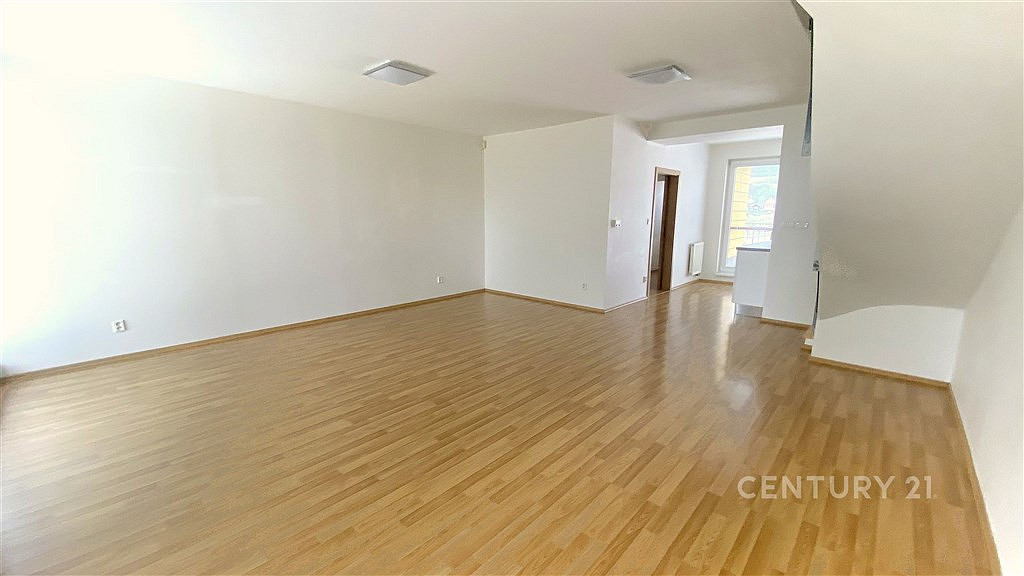 Prodej domu 210 m² s pozemkem 168 m² – pohled 4