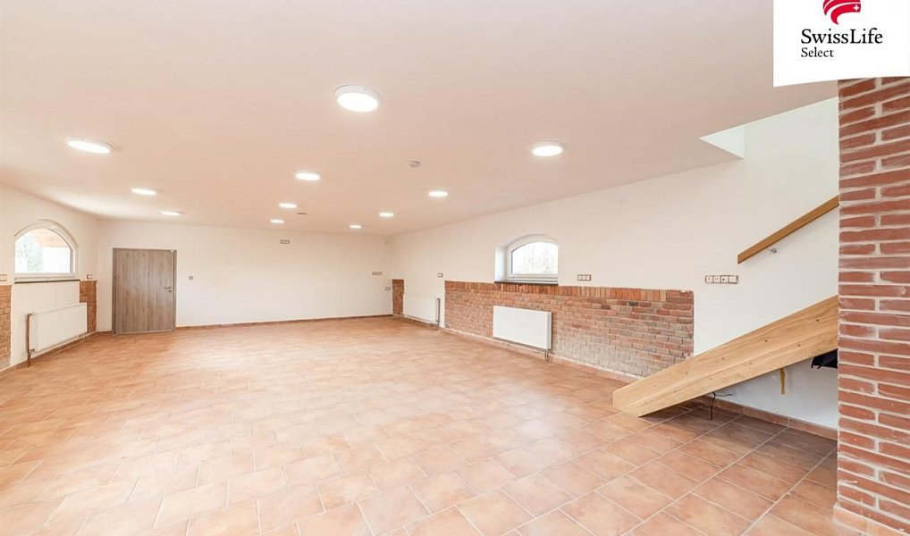 Prodej obchodních prostor 230 m², Dobronín – náhled fotky 2