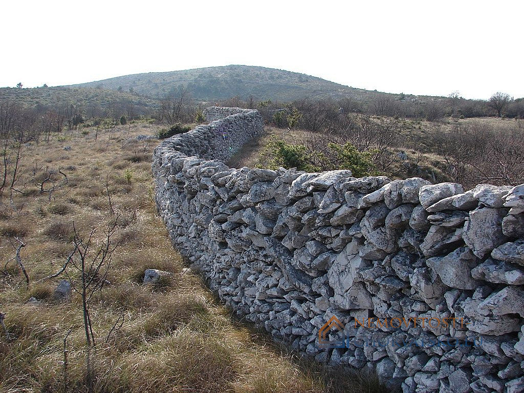 Prodej stavebního pozemku 3 540 m², Raša