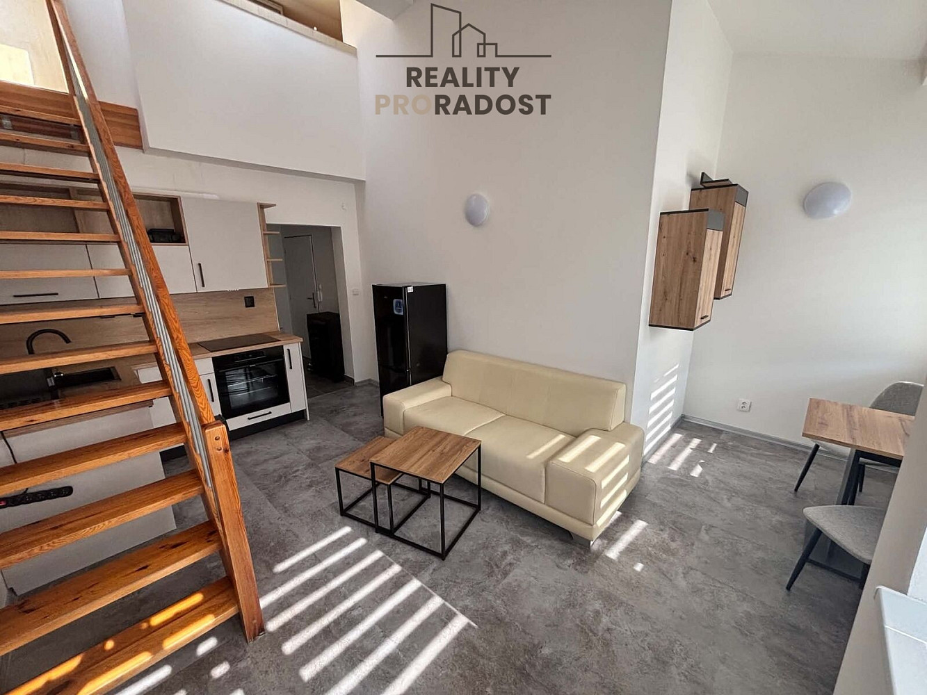 Pronájem bytu 2+kk 37 m² — photo 2