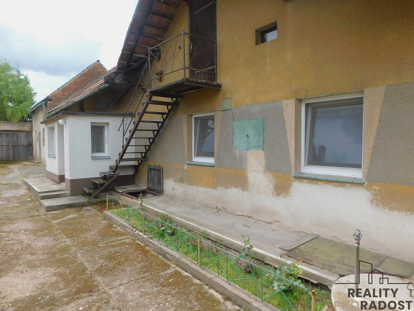 Prodej domu 90 m² s pozemkem 666 m² – fotografie 2