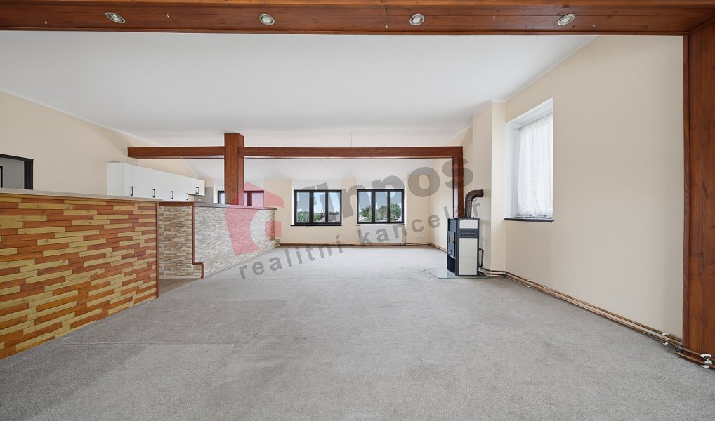 Pronájem bytu 6+kk 180 m², Divišov – náhled fotky 17
