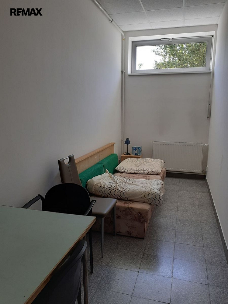 Pronájem kanceláře 58 m² – fotografie 3