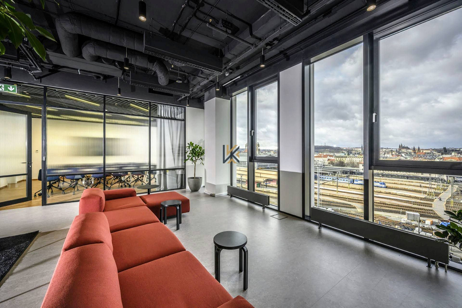 Pronájem kanceláře 457 m² – fotografie 3