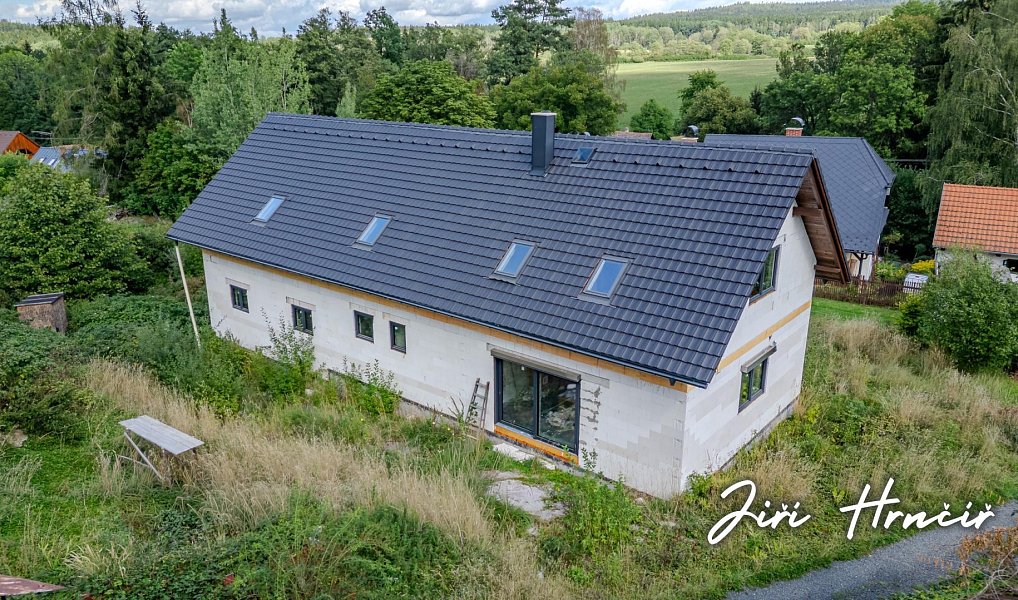Prodej domu 313 m² s pozemkem 1 052 m², Nové Mitrovice – náhled fotky 32