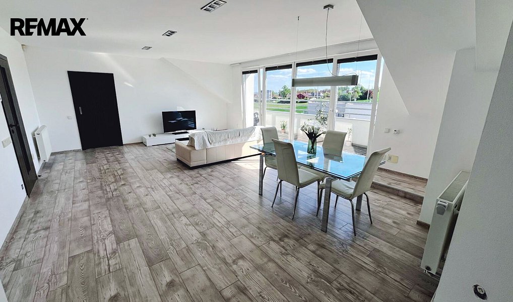 Prodej bytu 4+kk 119 m², Dolnokubínská, Pelhřimov