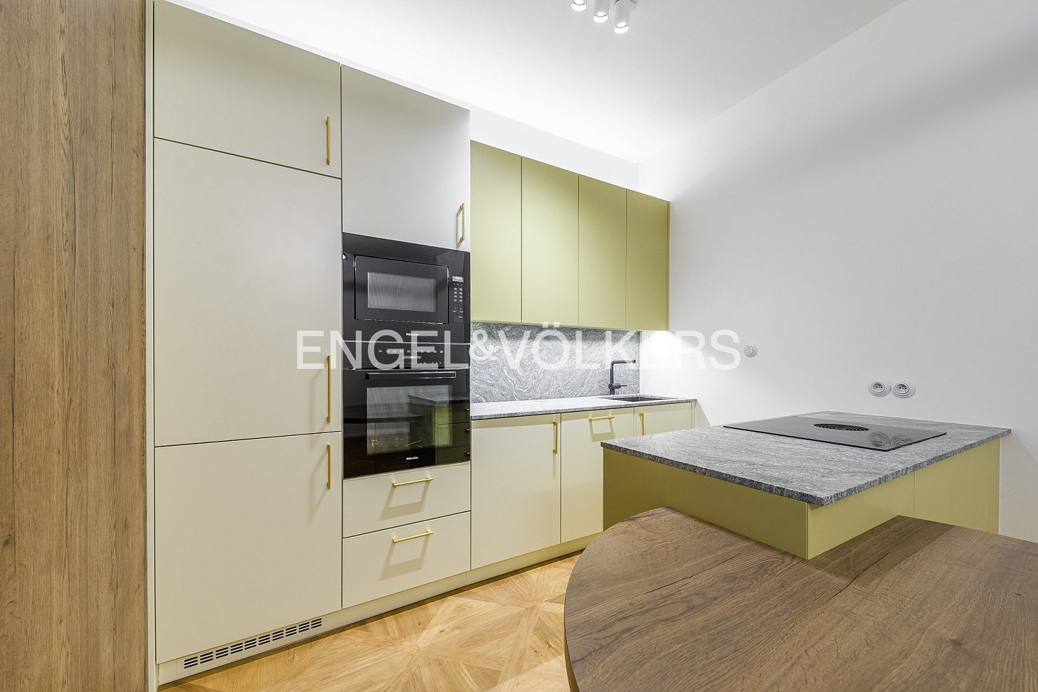 Pronájem bytu 2+kk 44 m² – fotografie 3