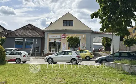 Pronájem obchodních prostor 270 m², Masarykovo nám., Pečky, okres Kolín