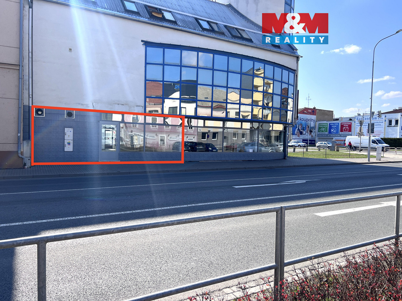 Pronájem obchodních prostor 210 m²