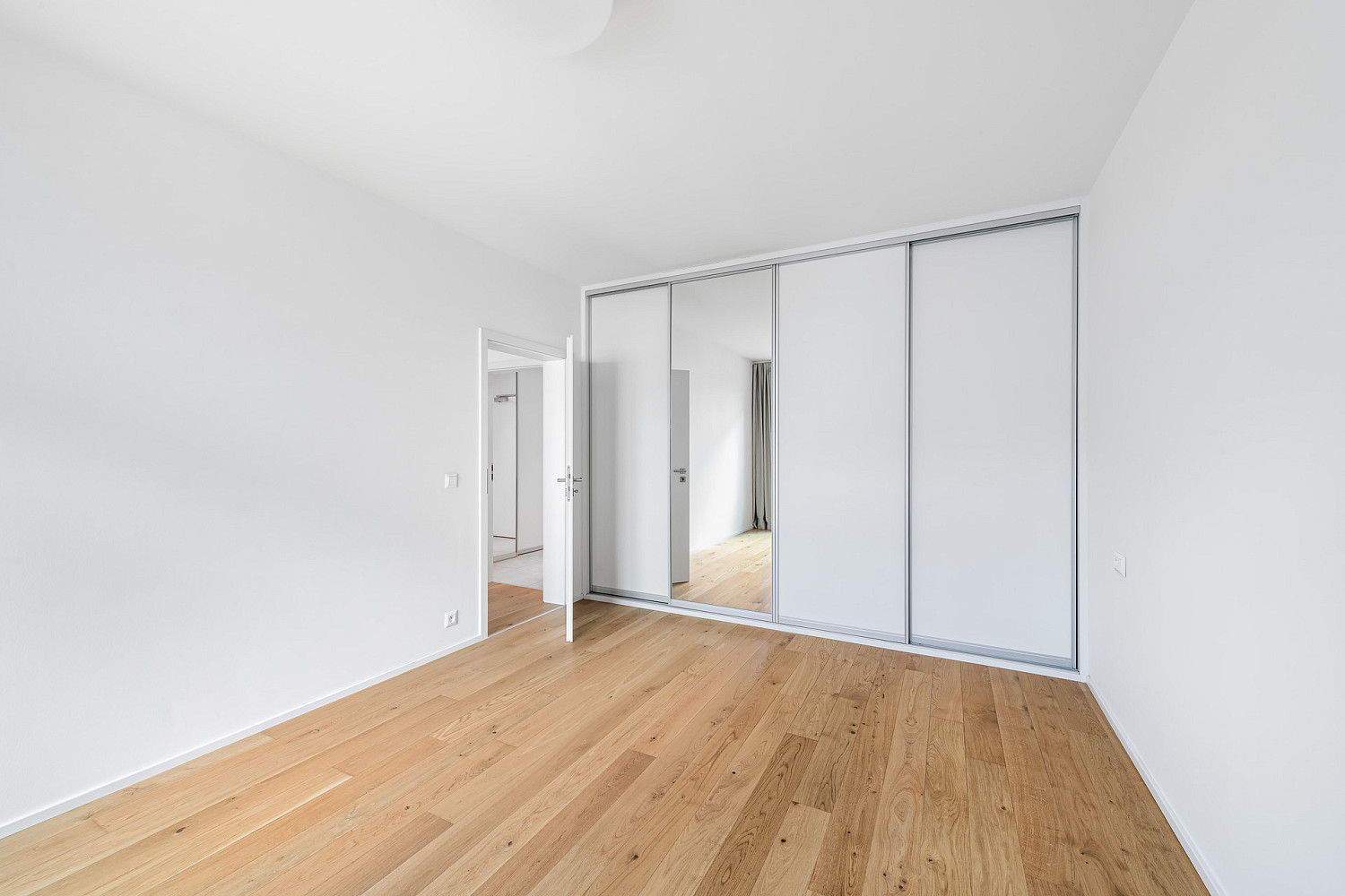 Pronájem bytu 2+kk 56 m² – fotografie 2
