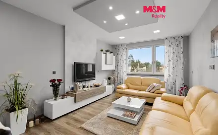 Prodej bytu 4+1 75 m², Cyrila Boudy, Slaný, okres Kladno