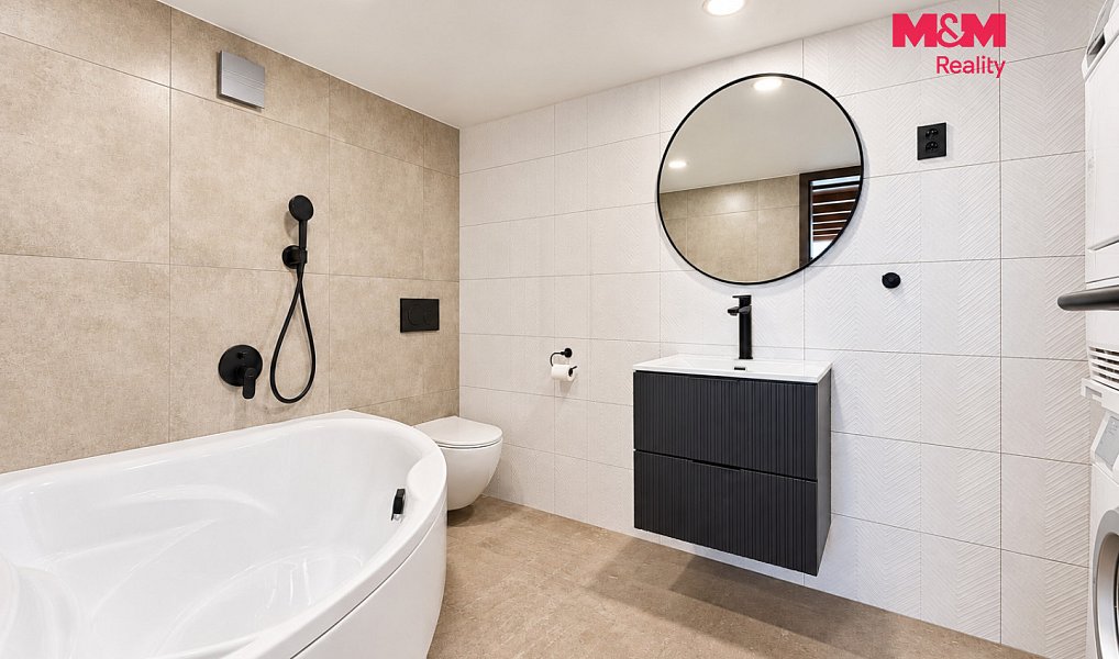 Prodej bytu 1+kk 100 m², Zlín – náhled fotky 3