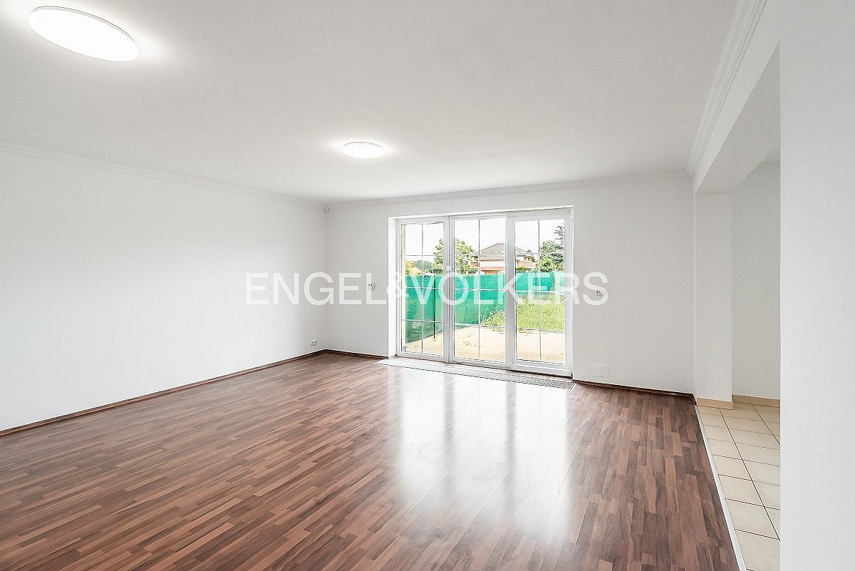 Pronájem domu 185 m² s pozemkem 288 m² — photo 4