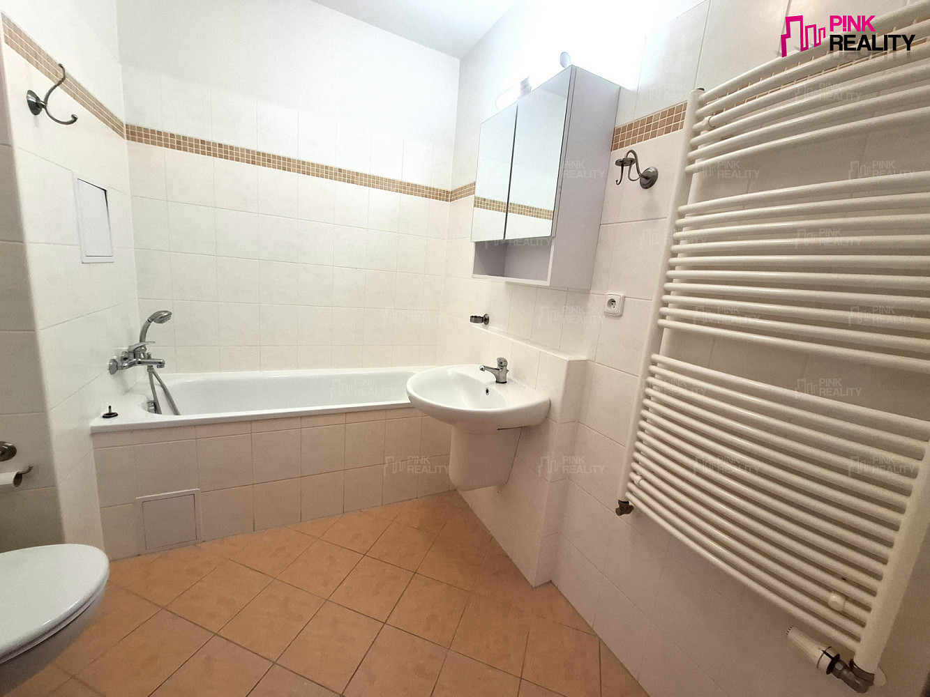 Pronájem bytu 2+kk 52 m² – fotografie 3