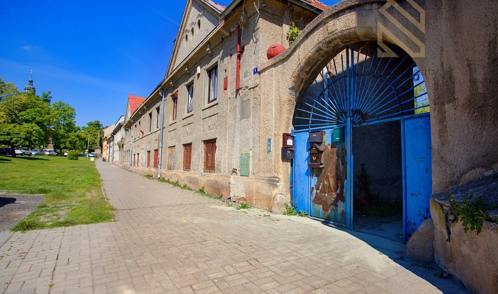 Prodej nájemního domu, činžáku 779 m², Smečno – náhled fotky 2