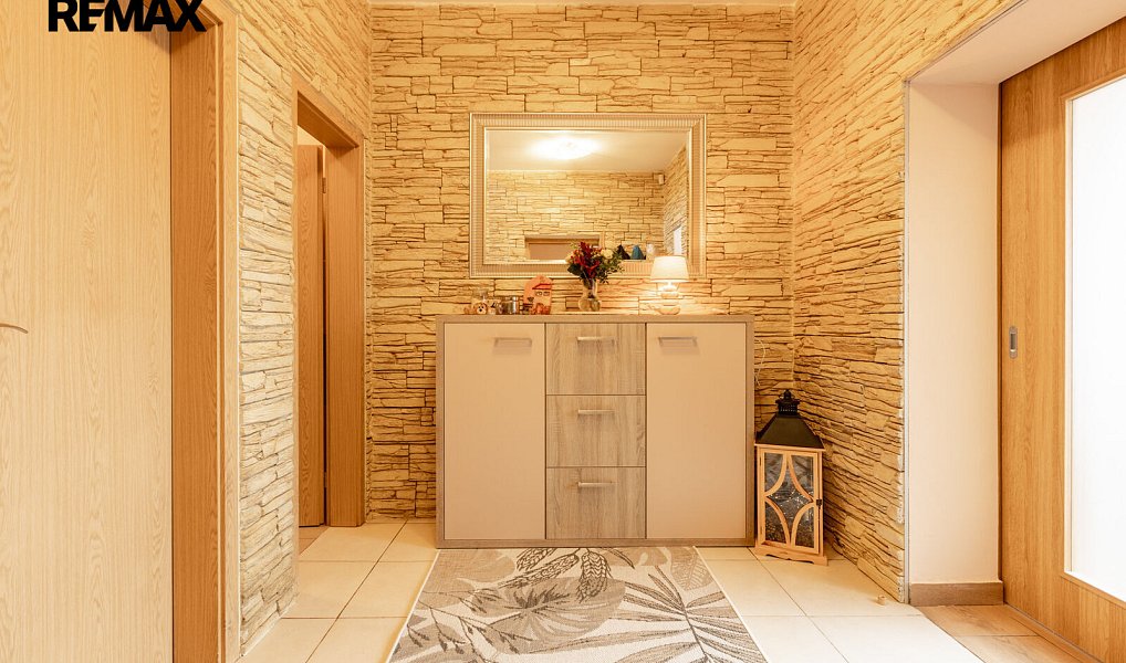 Prodej domu 199 m² s pozemkem 524 m², Hovorčovice – náhled fotky 19