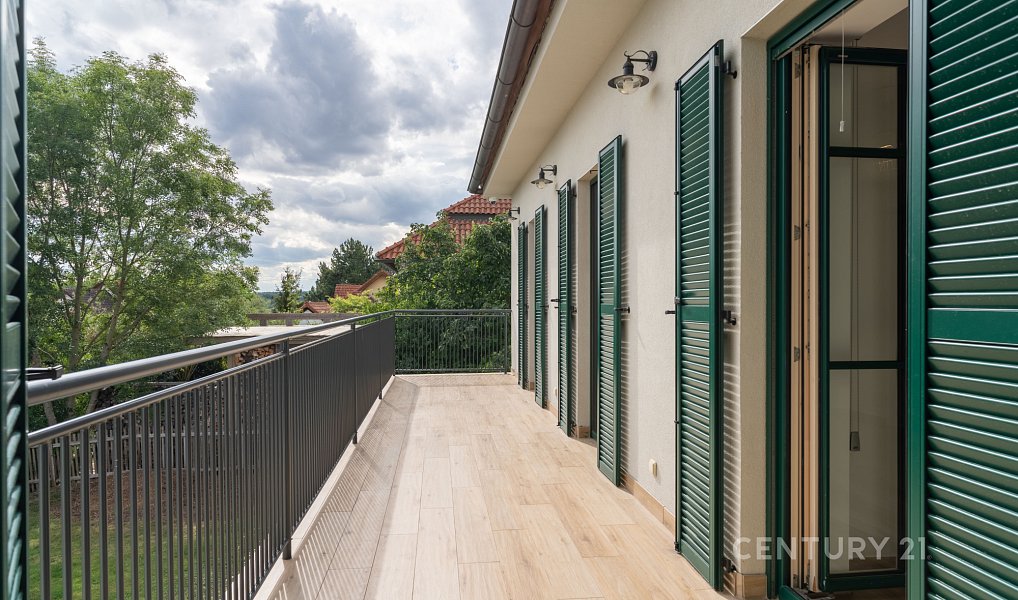 Prodej domu 268 m² s pozemkem 895 m², Únětice – náhled fotky 3