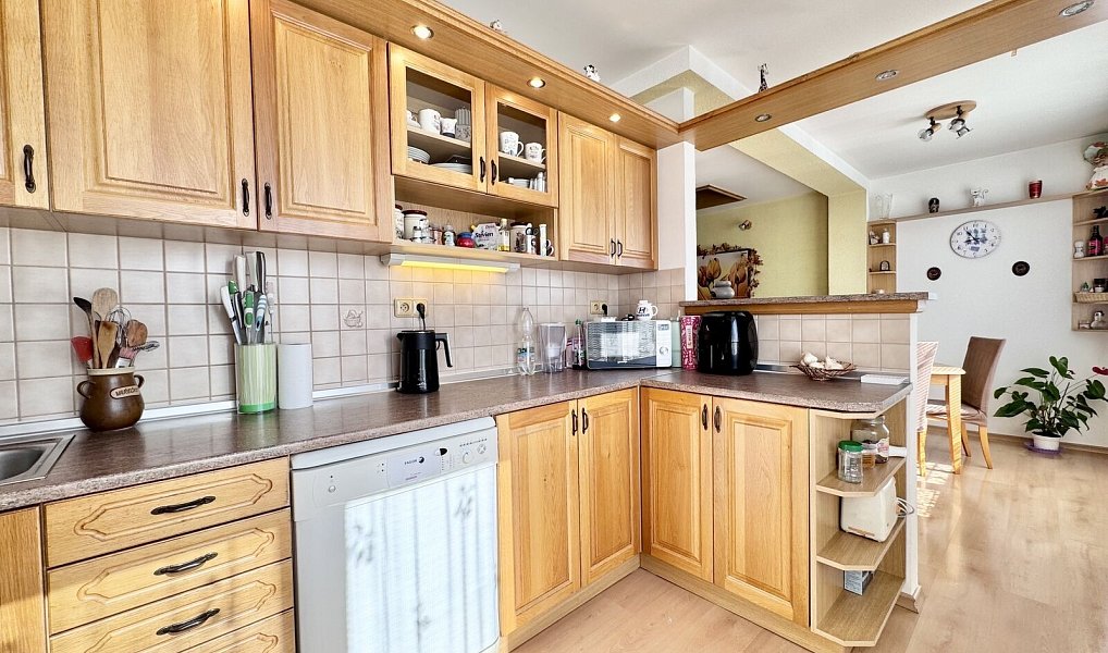 Prodej bytu 5+kk 102 m², Huzová – náhled fotky 3