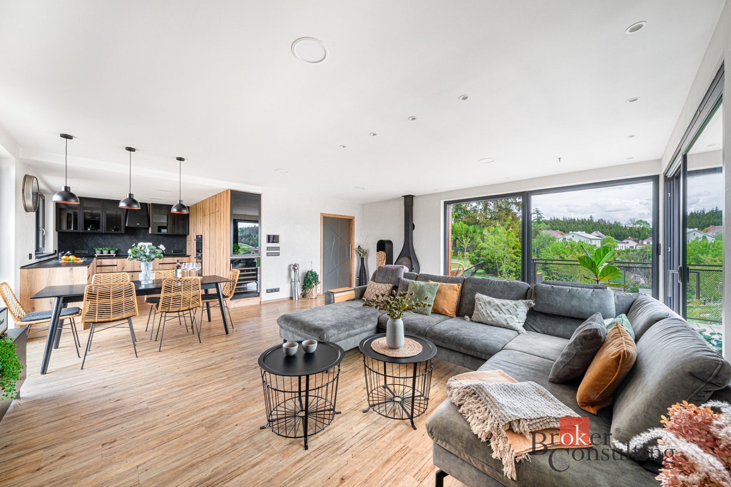Prodej domu 213 m² s pozemkem 1 006 m² — photo 2