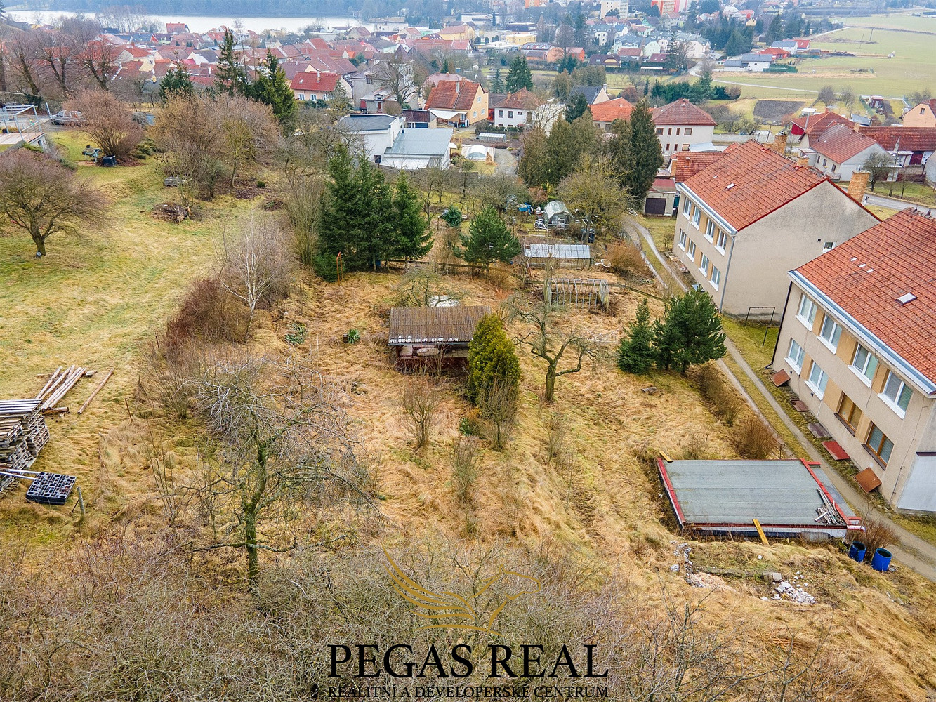 Prodej stavebního pozemku 1 008 m² – fotografie 4