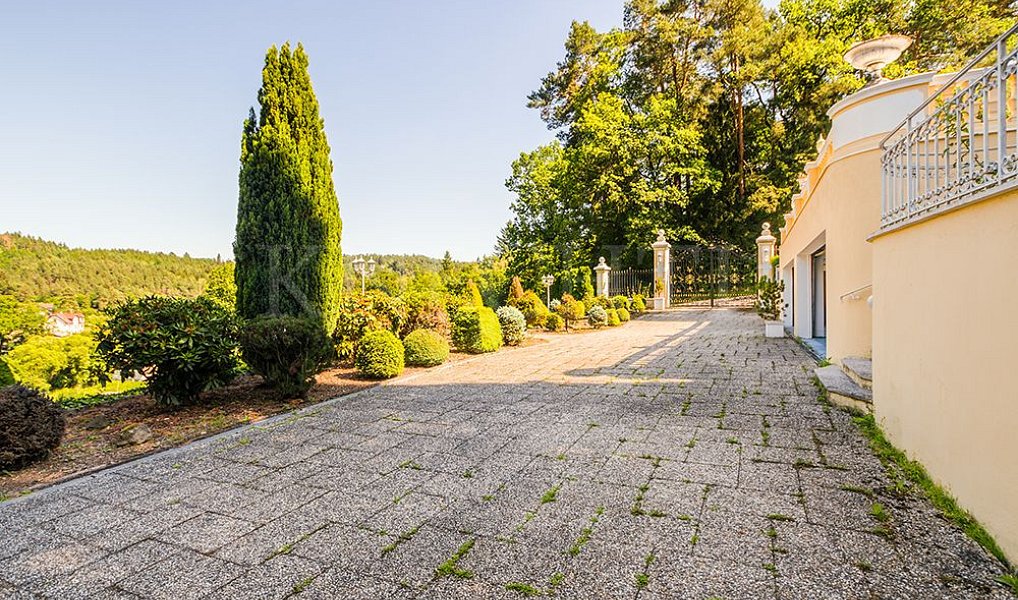 Prodej domu 609 m² s pozemkem 6 235 m², Senohraby – náhled fotky 10