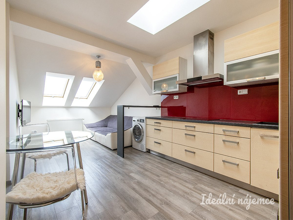 Pronájem bytu 3+kk 78 m²
