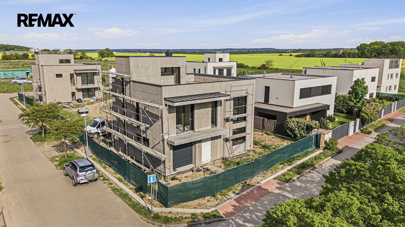Prodej domu 270 m² s pozemkem 706 m² – fotografie 2